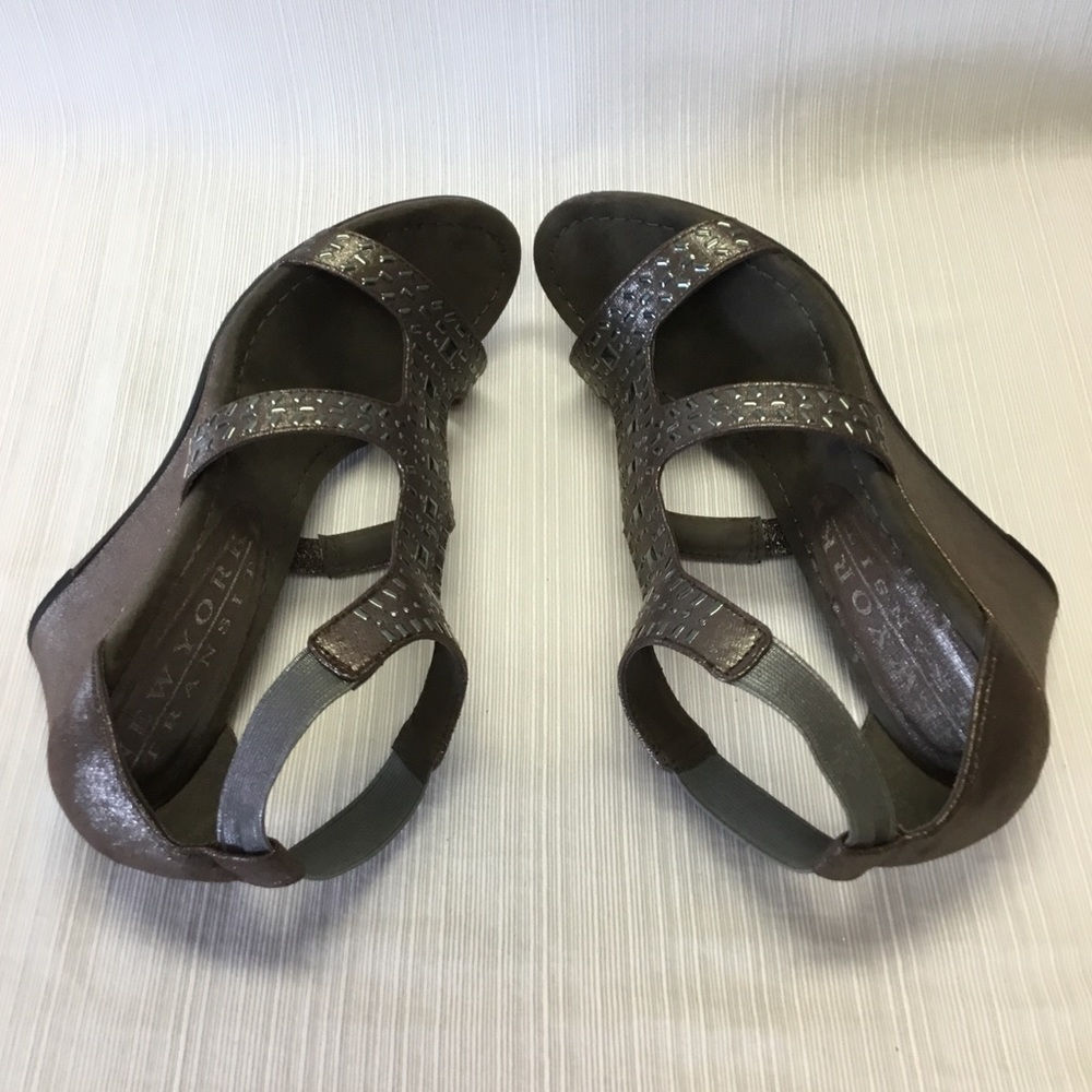New York Transit Embellished Wedges - Picture 5 of 8